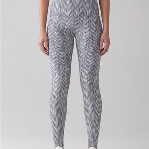 Lululemon Wunder Under High-Rise Tight 28" 
Sz 10